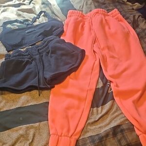Womens Coral Pink Fleece Joggers, Shorts & Sports Bra Never Worn Lkke New Xs/s